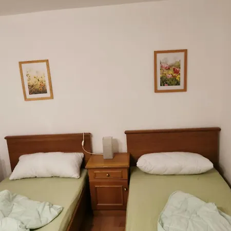 An Der Stefaniebrucke Apartment